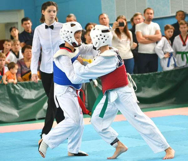 Orenburg Russia October 2019 Αγόρια Διαγωνίζονται Στο Taekwondo Κορεάτικες Πολεμικές — Φωτογραφία Αρχείου