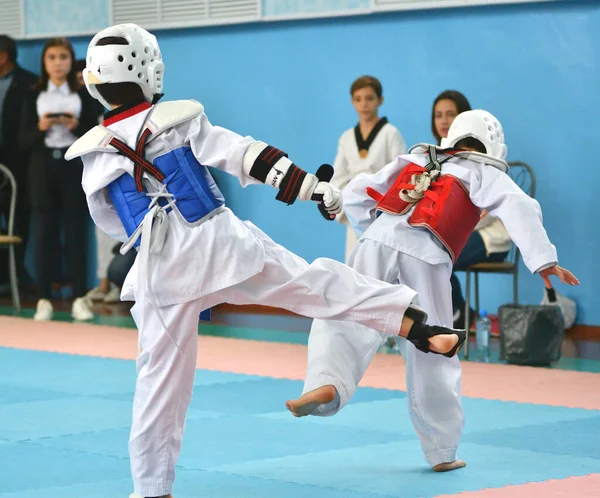 Orenburg Oroszország Október 2019 Fiúk Versenyeznek Taekwondo Koreai Harcművészetek Orenburg — Stock Fotó