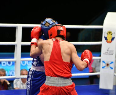 Orenburg, Rusya - 7 Mayıs 2017: Çocuk boksörler arasında 1999-2000 yılları arasında Rusya Şampiyonası 'na katılan boksörler