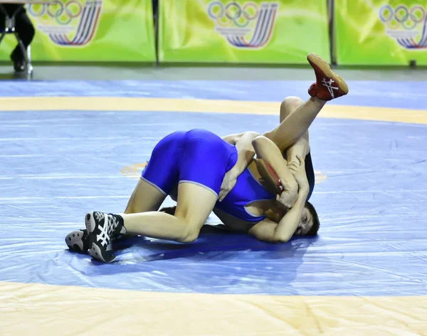 Orenburg Russia Marzo 2017 Giovani Uomini Competono Nel Wrestling Sportivo — Foto Stock