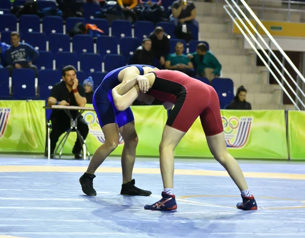 オレンブルク ロシア 2017年3月15日 16日 若い男性がスポーツレスリングでボルガ連邦地区選手権でスポーツレスリングに出場 — ストック写真