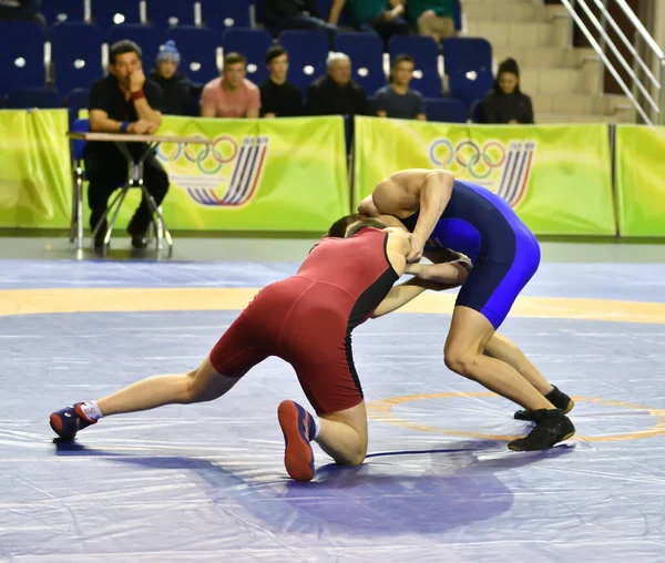 Orenburg Rússia Março 2017 Jovens Sexo Masculino Competem Wrestling Esportivo — Fotografia de Stock