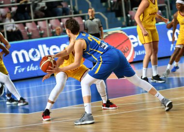 Orenburg Rusya - 31 Ekim 2019: Kızlar BC Nadezhda (Orenburg) ve BC Castor Braine (Belçika) arasında Euroleague maçı oynuyorlar) 