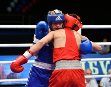 Orenburg, Rusya - 7 Mayıs 2017: Çocuk boksörler arasında 1999-2000 yılları arasında Rusya Şampiyonası 'na katılan boksörler