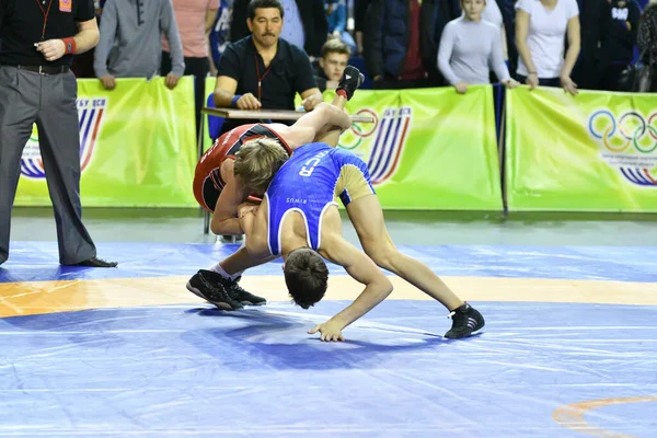 Orenburg Rusko Března 2017 Mladí Muži Utkají Sportovním Wrestlingu Federálním — Stock fotografie