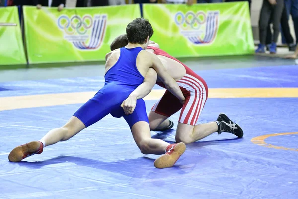 Orenburg Rusko Března 2017 Mladí Muži Utkají Sportovním Wrestlingu Federálním — Stock fotografie