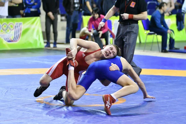 Orenburg Rusia Marzo 2017 Hombres Jóvenes Compiten Lucha Deportiva Campeonato —  Fotos de Stock