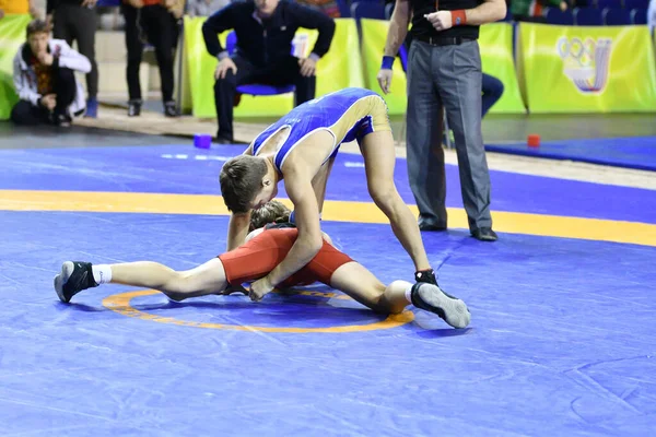 Orenburg Rusko Března 2017 Mladí Muži Utkají Sportovním Wrestlingu Federálním — Stock fotografie