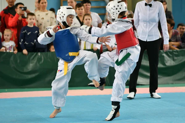 Orenburg Russia October 2019 Boys Compete Taekwondo Korean Martial Arts — Stock Photo, Image