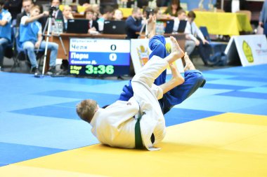 Orenburg, Rusya - 21 Ekim 2017: Erkekler, V. S. Chernomyrdi 'nin anısına düzenlenen tüm Rus Judo turnuvalarında mücadele ediyor.