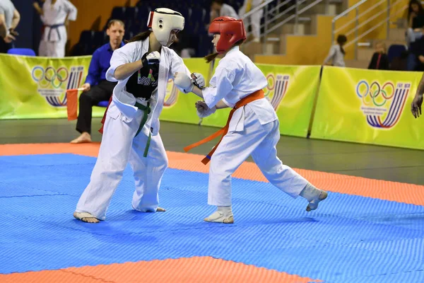 Orenburg Rusia Marzo 2017 Año Las Niñas Compiten Karate Campeonato —  Fotos de Stock