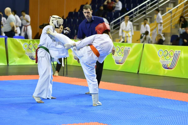 Orenburg Rusia Marzo 2017 Año Las Niñas Compiten Karate Campeonato —  Fotos de Stock
