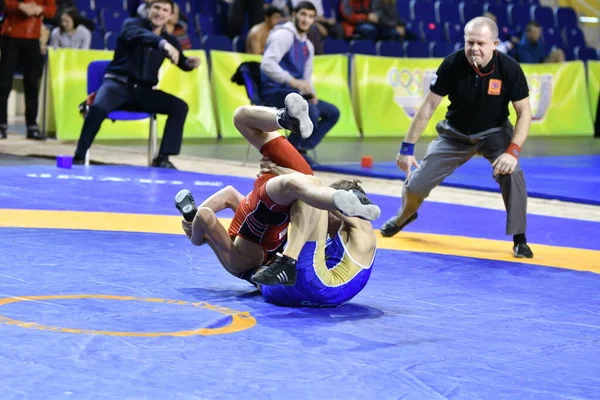 Orenburg Rusia Marzo 2017 Hombres Jóvenes Compiten Lucha Deportiva Campeonato — Foto de Stock