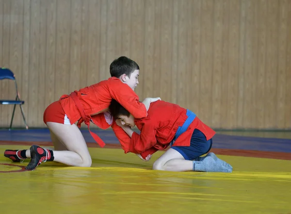 Orenburg Russland Februar 2019 Boy Konkurrerer Selvforsvar Uten Våpen Skolesport – stockfoto