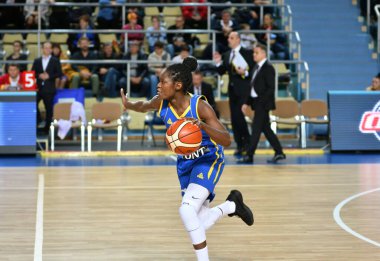  Orenburg Rusya - 31 Ekim 2019: Kızlar BC Nadezhda (Orenburg) ve BC Castor Braine (Belçika) arasında Euroleague maçı oynuyorlar) 