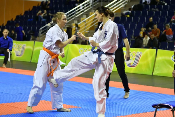 Orenburg Rusia Marzo 2017 Año Las Niñas Compiten Karate Campeonato — Foto de Stock