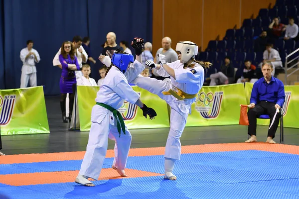 Orenburg Rusia Marzo 2017 Año Las Niñas Compiten Karate Campeonato — Foto de Stock