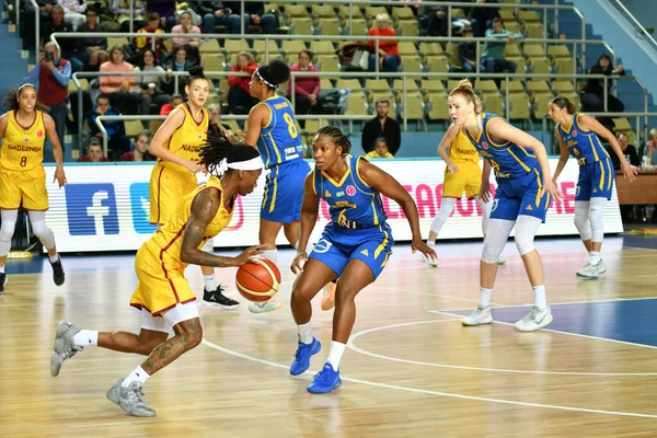 Orenburg Oroszország 2019 Október Lányok Kosárlabdáznak Euroliga Meccset Nadezhda Orenburg — Stock Fotó
