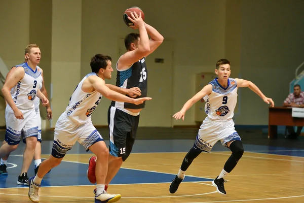 Orenburg Rusia Junio 2019 Año Los Hombres Juegan Baloncesto Las — Foto de Stock