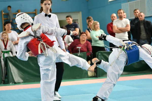 Orenburg Russia October 2019 Αγόρια Διαγωνίζονται Στο Taekwondo Κορεάτικες Πολεμικές — Φωτογραφία Αρχείου