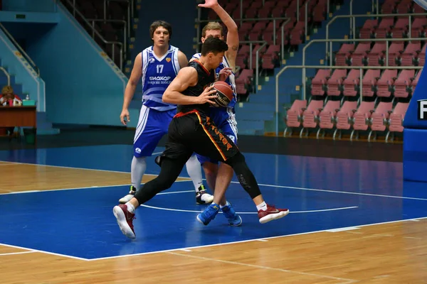 Orenburg Rusia Junio 2019 Año Los Hombres Juegan Baloncesto Las — Foto de Stock