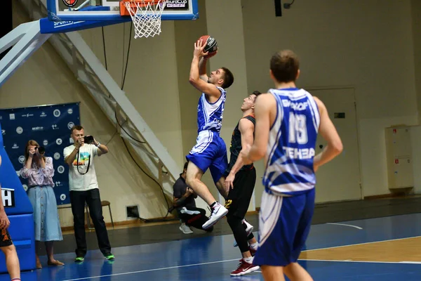 Orenburg Russia Giugno 2019 Anno Gli Uomini Giocano Basket Nelle — Foto Stock