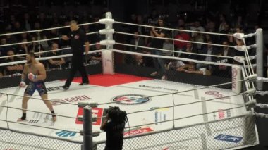 Orenburg, Rusya - 30 Ağustos 2019: Erkekler Uluslararası Dövüş Sanatları Turnuvası (MMA) M - 1 Challenge 104