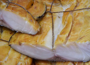 Beloribitsa (Latince. Somon familyasından soğuk tütsülenmiş balık türleri (Salmonidae)) 