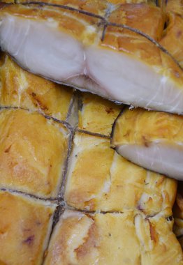 Beloribitsa (Latince. Somon familyasından soğuk tütsülenmiş balık türleri (Salmonidae)) 