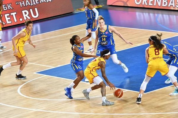 Orenburg Rusko Října 2019 Dívka Hraje Basketbal Euroligový Zápas Mezi — Stock fotografie