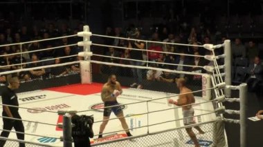 Orenburg, Rusya - 30 Ağustos 2019: Çocuk Uluslararası Dövüş Sanatları Turnuvası (MMA) M - 1 Challenge 104