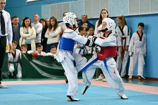 Orenburg Rosja Października 2019 Chłopiec Rywalizuje Taekwondo Koreańskie Sztuki Walki — Zdjęcie stockowe
