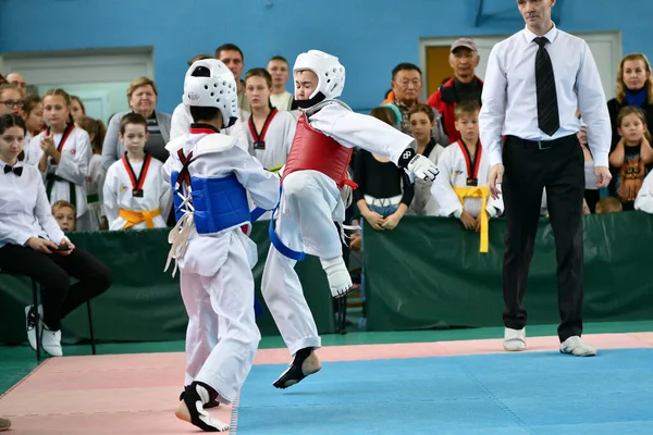 Orenburg Rosja Października 2019 Chłopiec Rywalizuje Taekwondo Koreańskie Sztuki Walki — Zdjęcie stockowe