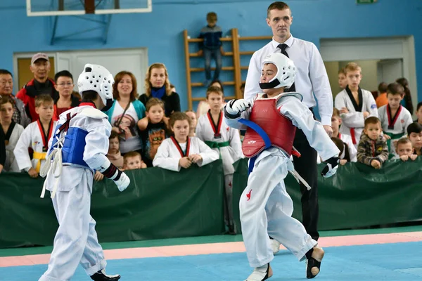 Orenburg Rusia Octubre 2019 Boy Compete Taekwondo Artes Marciales Coreanas —  Fotos de Stock