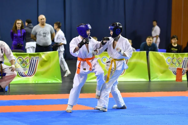 Orenburg Rússia Março 2017 Menino Compete Karatê Pelo Campeonato Região — Fotografia de Stock