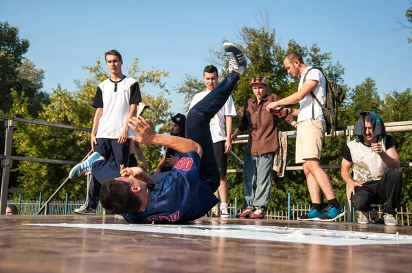 Giovane ballerina break dance — Foto Stock