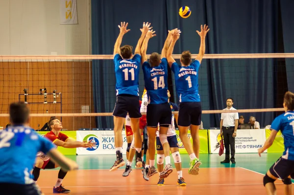 Konkurrens volleyboll lag — Stockfoto