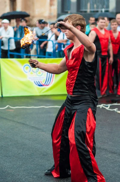 Dance with fire or fire show — Stock Photo, Image