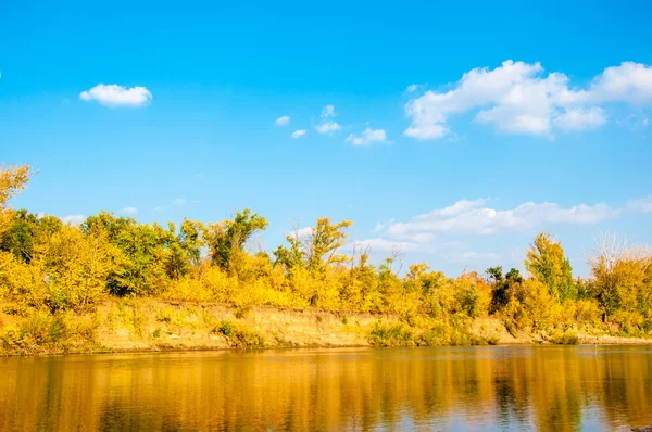 Urale del fiume d'autunno — Foto Stock