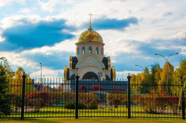 Church in autumn — Stock Photo, Image