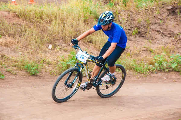 竞争骑自行车的人 — 图库照片