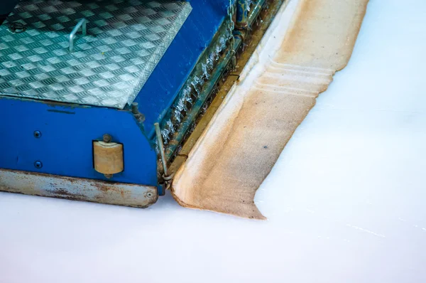 La machine pour refaire surface de la glace dans le stade — Photo