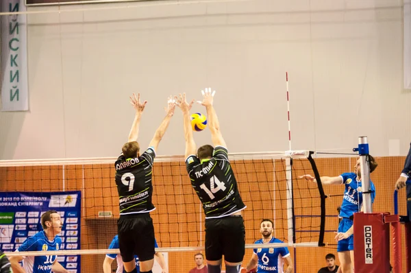 Das Spiel des Volleyballs, — Stockfoto