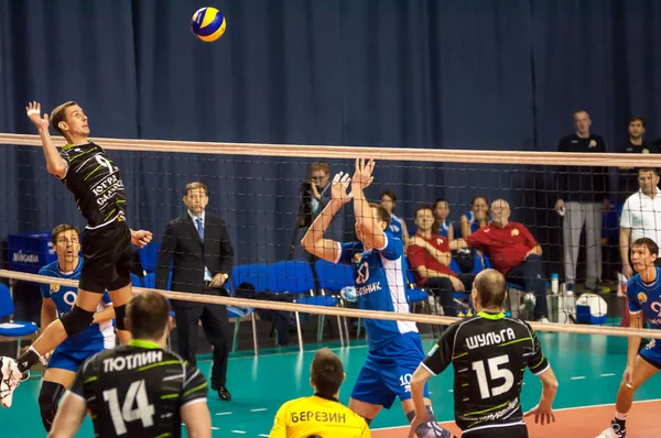 Spelet i volleyboll, — Stockfoto