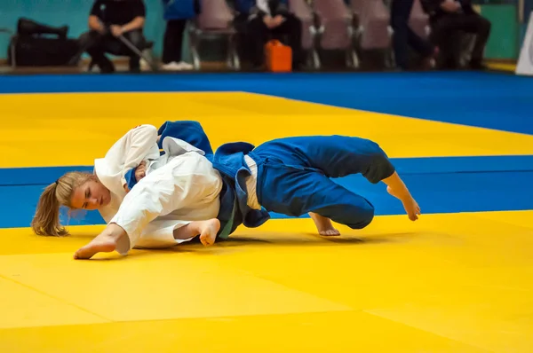 Combattant fille dans Judo — Photo