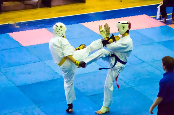 Открытый турнир по карате киокусинкай — стоковое фото