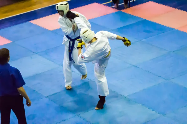 Offenes Karate-Turnier kiokusinkaj — Stockfoto