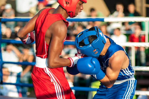 Combate de boxeo —  Fotos de Stock