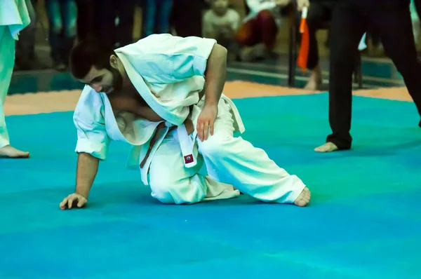 Pojedynek karate praktyków — Zdjęcie stockowe