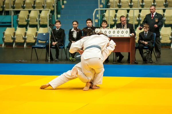 2 つの judokas の決闘 — ストック写真